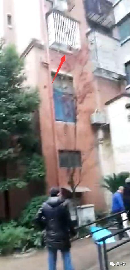 网友爆料坠楼视频,惊现坠楼视频,真相令人唏嘘